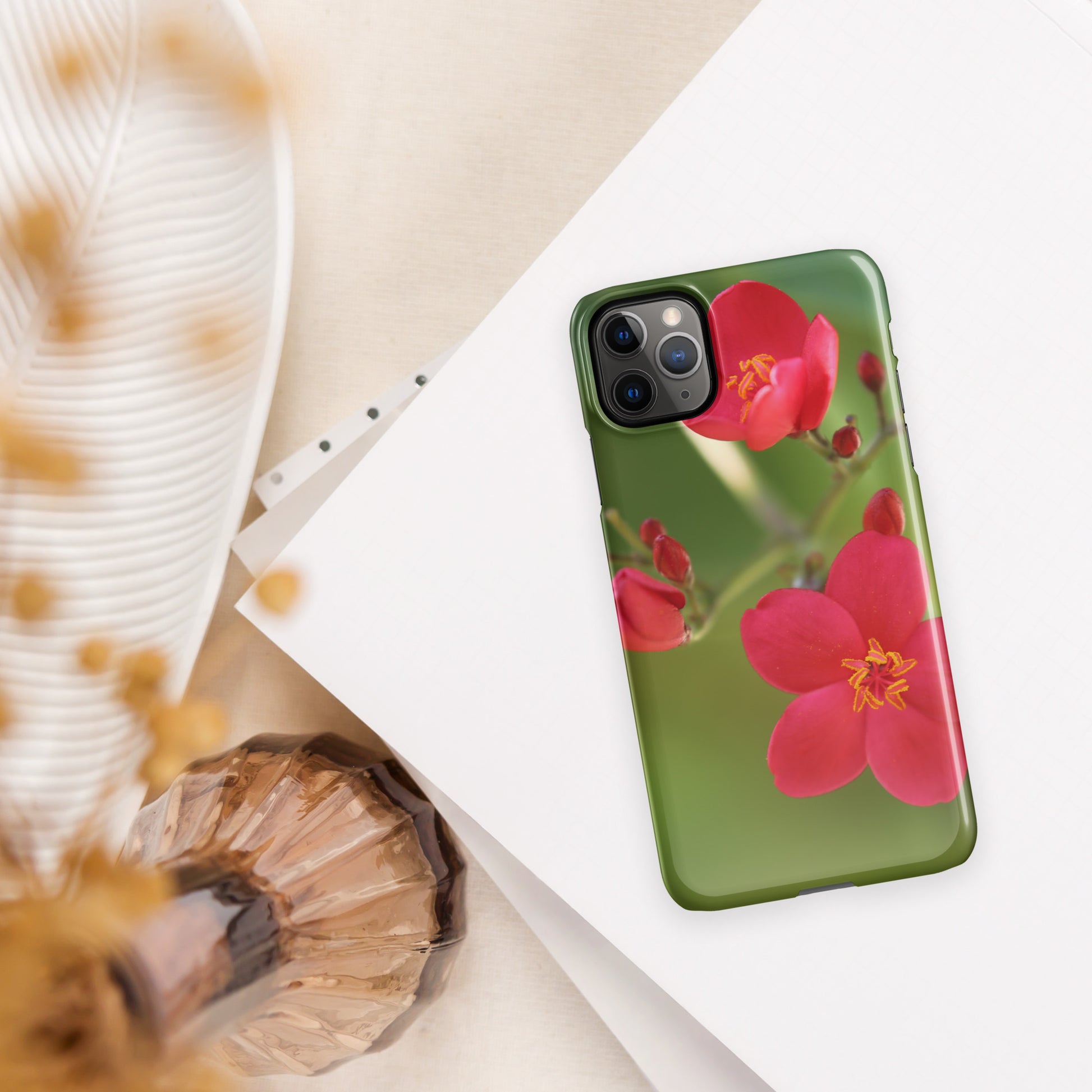 iPhone® Snap case Peregrina - Blossom Collection image 3